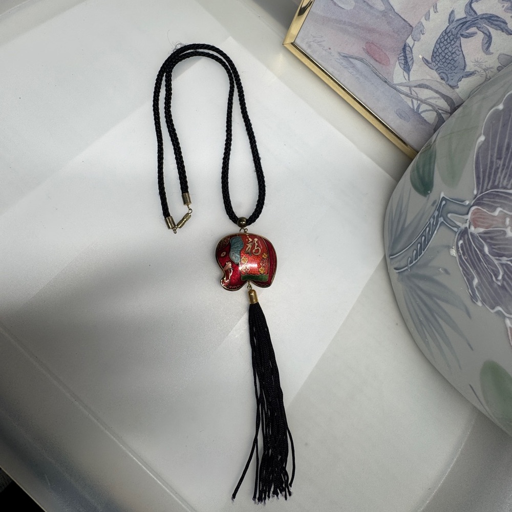 Cloisonné elephant necklace - Picture 3 of 16